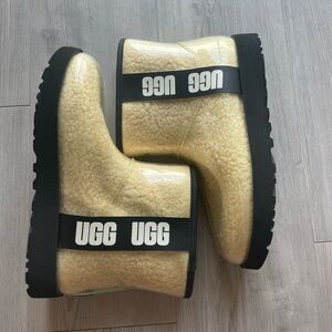 UGG Classic Clear Mini Bootie